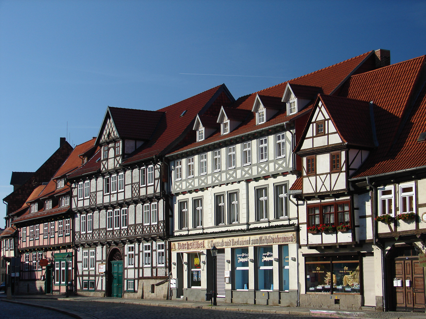 20061008 101427 um den Marktplatz von Quedlinburg